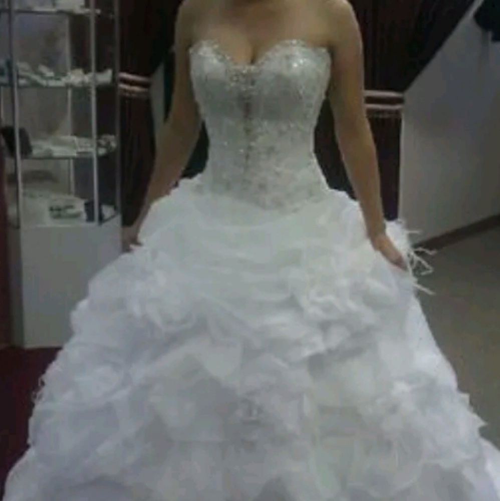 Beautiful Allure Bridal C170. Sample